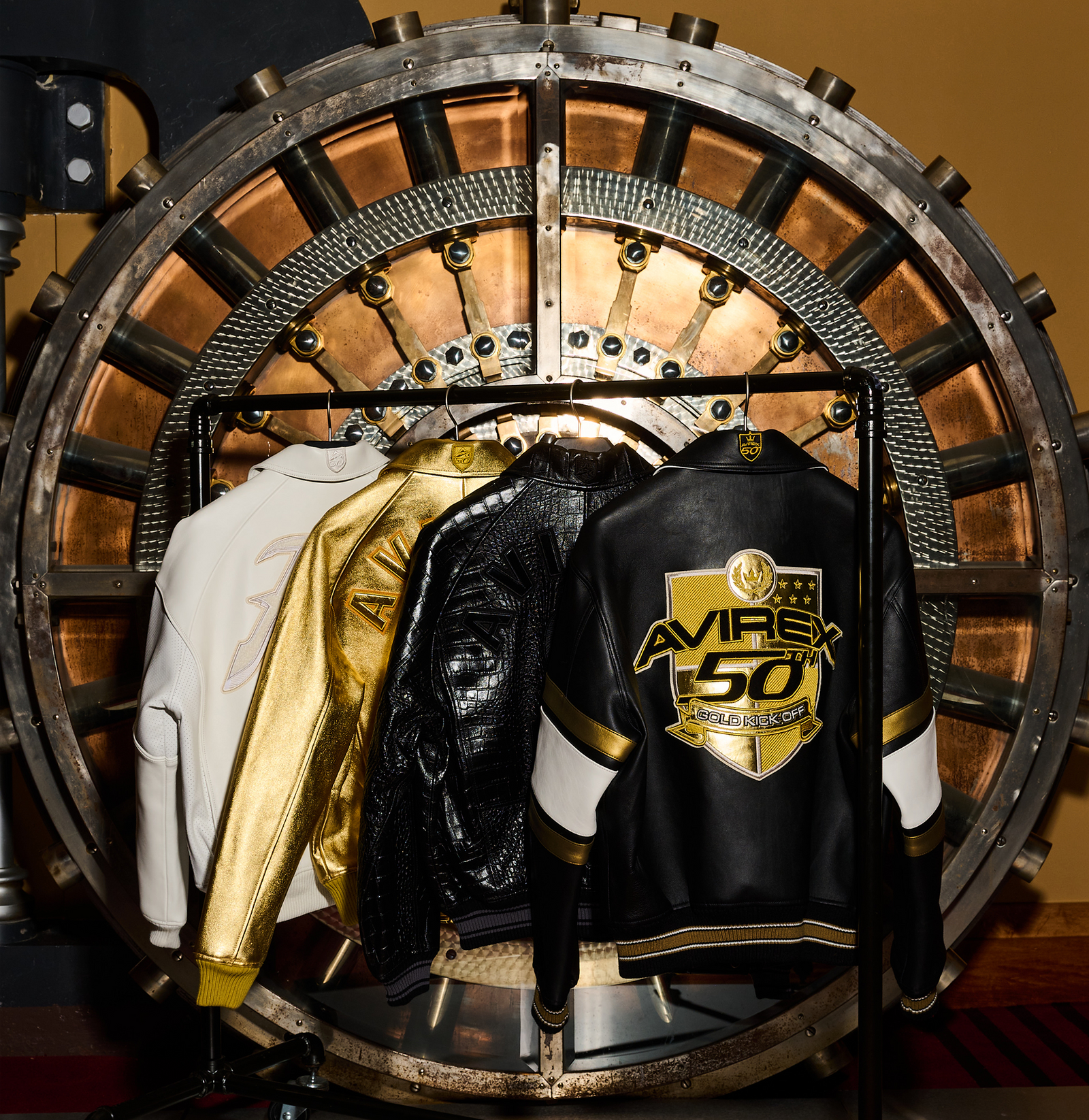 【AVIREX】ゴールドクラブフーディー GOLD CLUB JACKET – Avirex